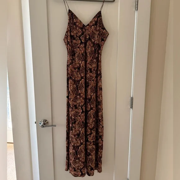 Elegant Paisley Print Maxi Dress - Picture 5 of 5